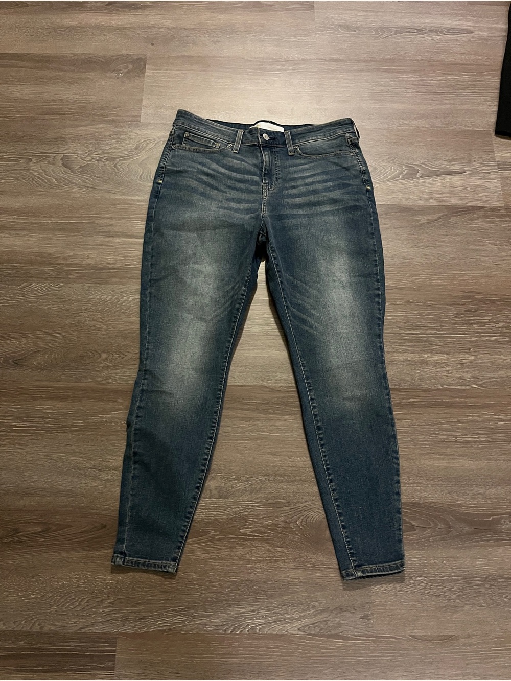 Signature by Levi Strauss & Co. Mid Rise Skinny Jeans Size 12S